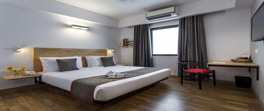 Oyo Townhouse 5 Jubilee Hills Hotel Hyderabad Room photo